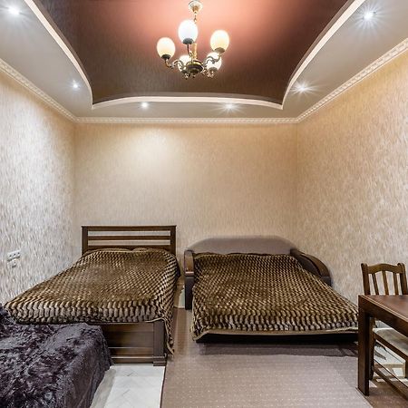 Апартаменты Stepana Bandery Str. 19 Львов Экстерьер фото