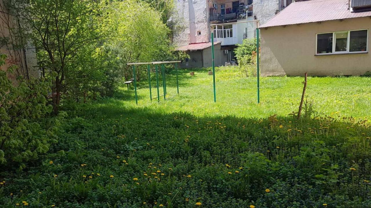 Апартаменты Stepana Bandery Str. 19 Львов Экстерьер фото